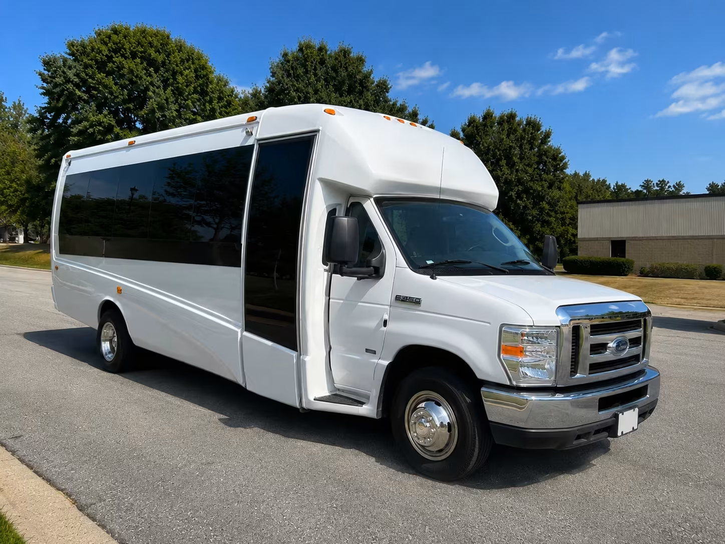 bridal party minibus rentals in tyler for your wedding day