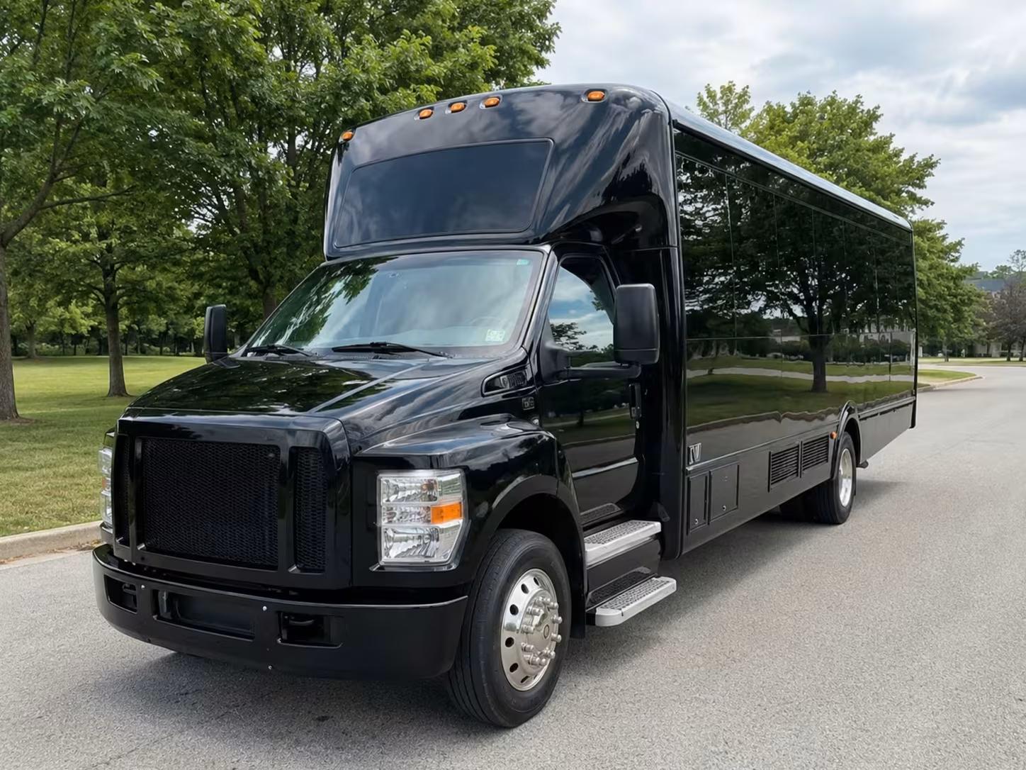 tyler prom party bus rentals to caldwell auditorium and cowan center
