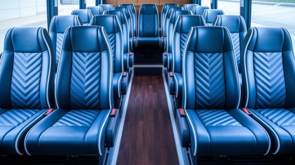 tyler 30 passenger minibus rental